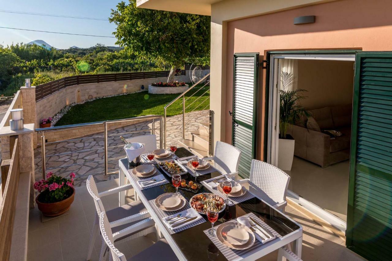 Línia Villa Nissos מראה חיצוני תמונה